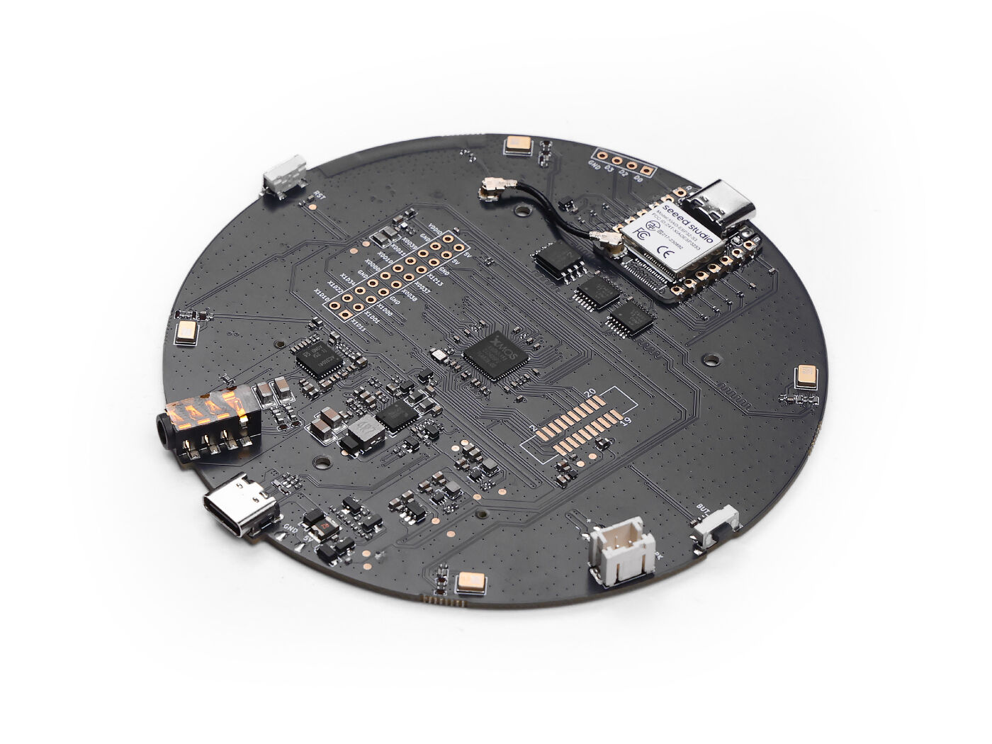 Seeed Studio ReSpeaker XMOS XVF3800 with XIAO ESP32S3 AI 4Mic Array