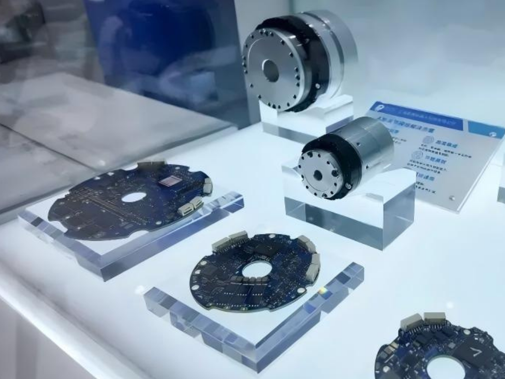 Leadshine Showcases Advanced DH116S Dexterous Hand and Full Humanoid Robot Component Suite at WAIC 2025